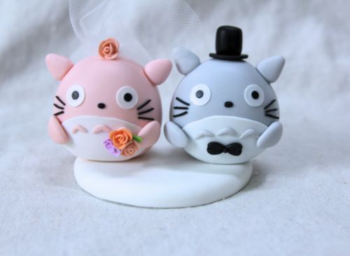 Picture of Grey & Pink Totoro Wedding Cake topper