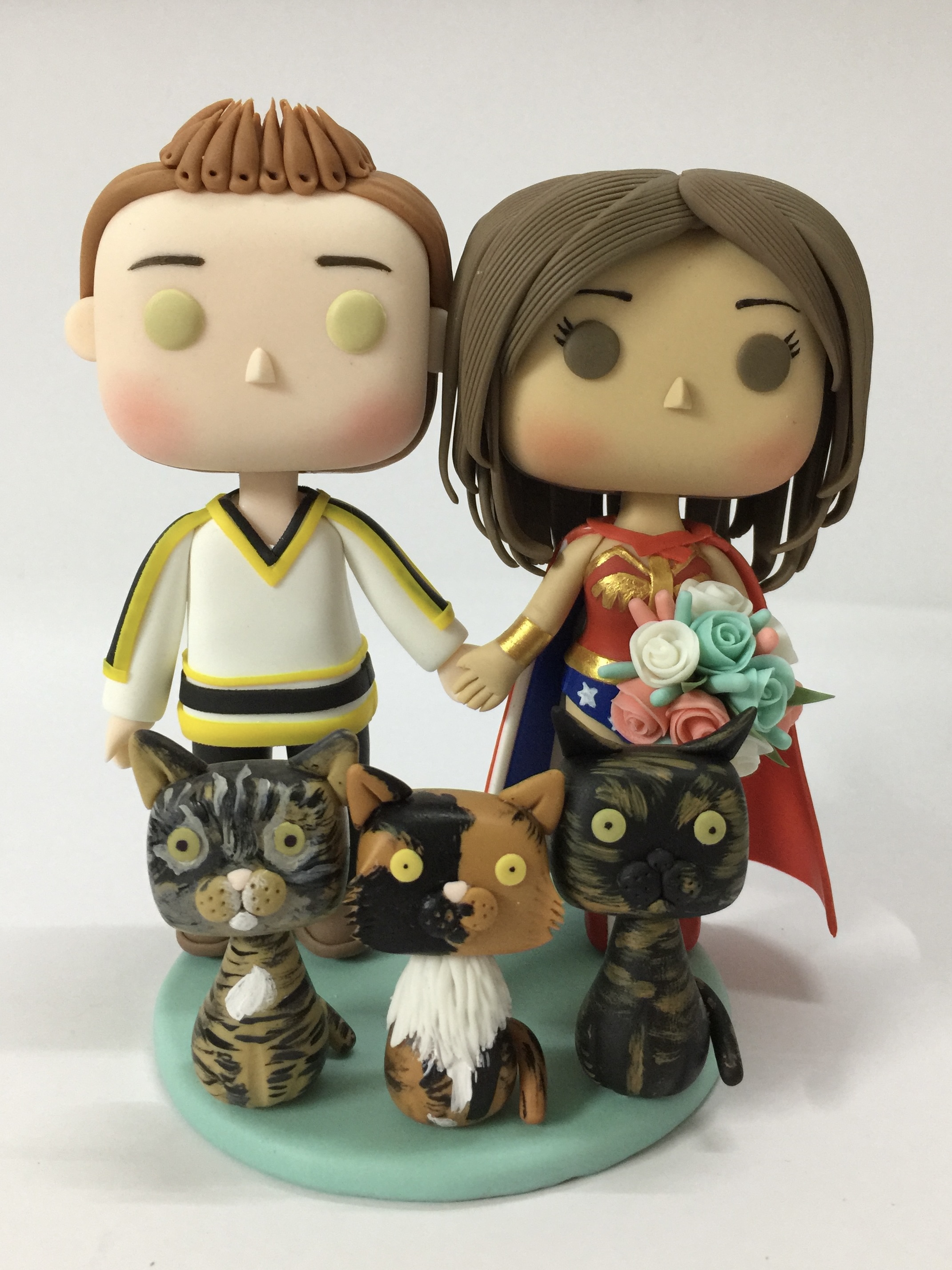 Hockey Player Groom & Wonder Woman Bride Funko Pop Wedding, Funko Pop Wedding Cake Topper with Cats